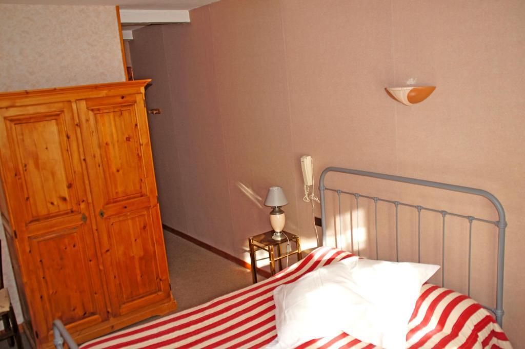Le Relais Des Vaudois Hotel Freissinieres Room photo